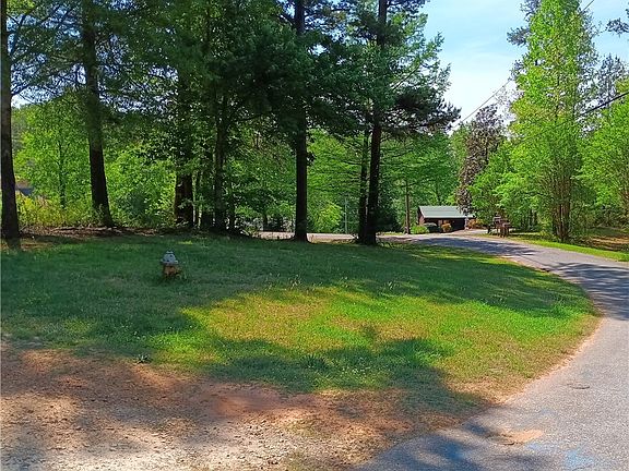 3rd image of 00L-2 Hickory Cove Rd