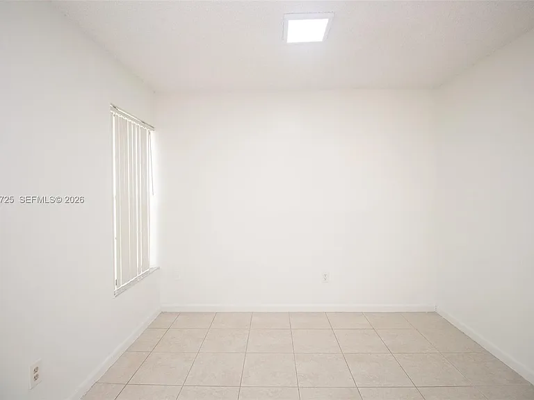 10085 NW 6th Ter — Photo 10