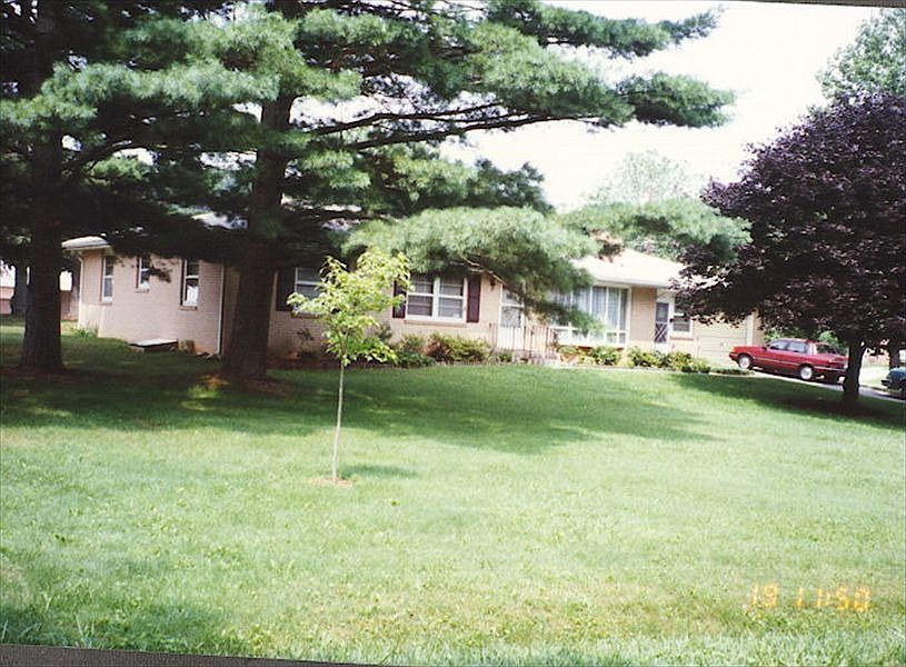 1st image of 412 Whispering Hills Dr