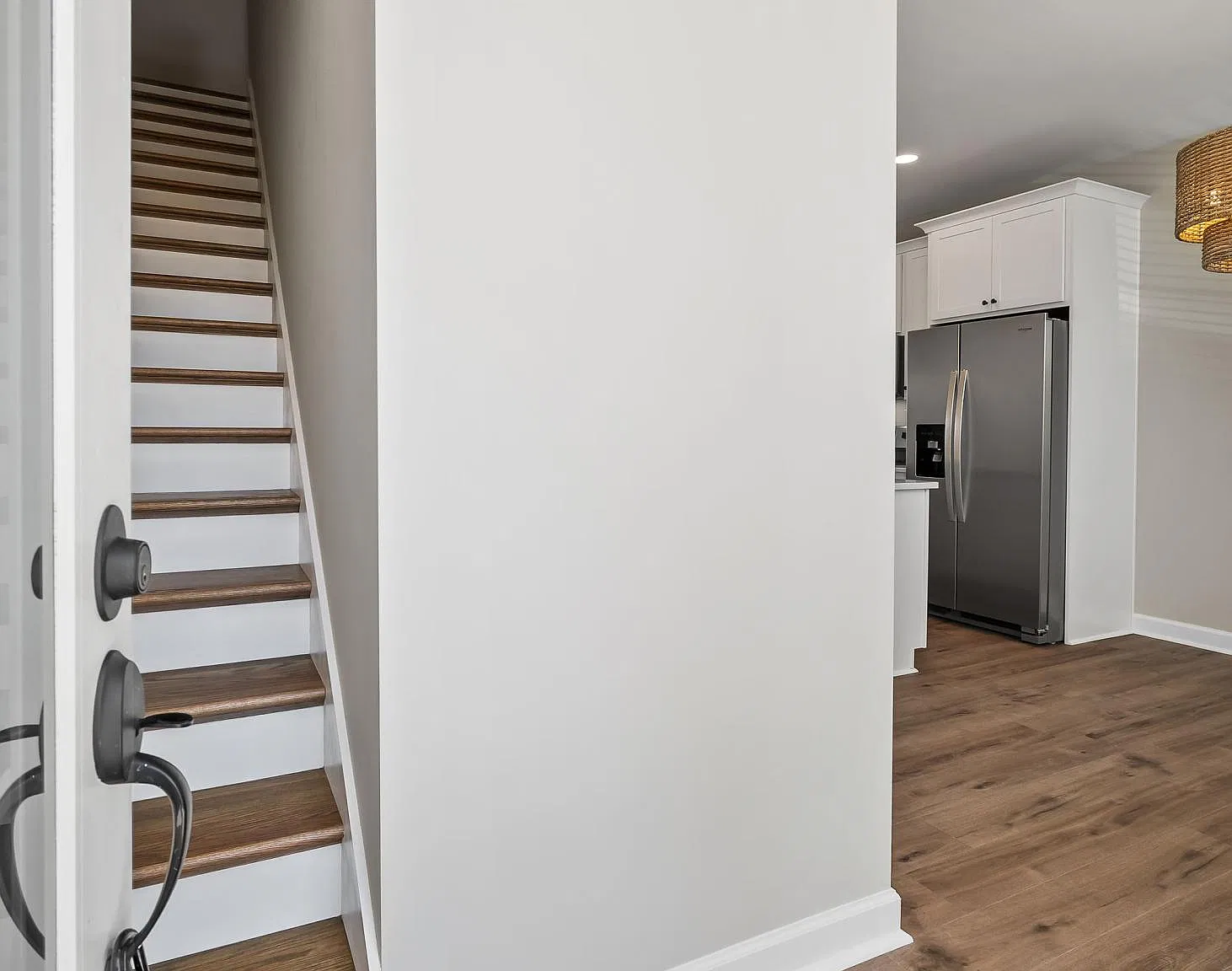 2 bed, 2.5 bath, 1400 sqft, $1,800 — Photo 4