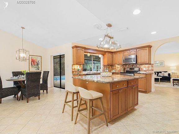 3rd image of 5036 SW Bimini Cir S
