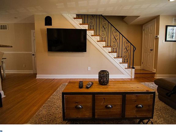 4th image of 728 Beech Ave
