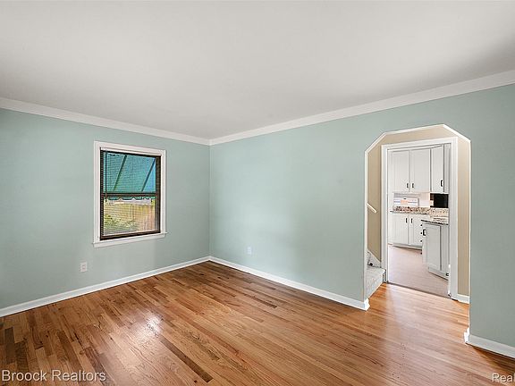 3rd image of 1815 Bowers St