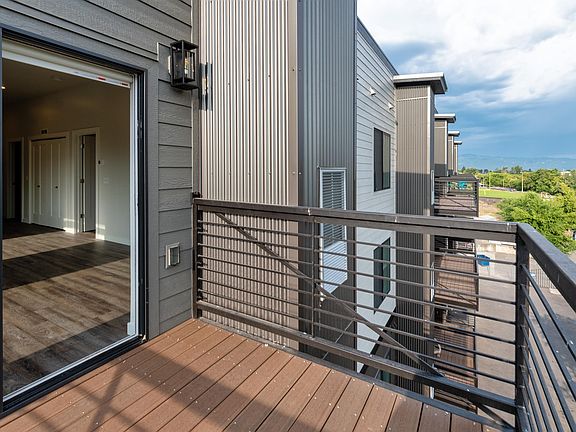 3rd image of 205 Hickory St #203