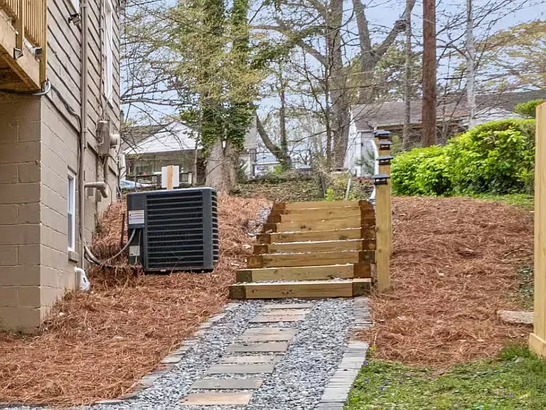 1692 S Olympian Way SW — Photo 26