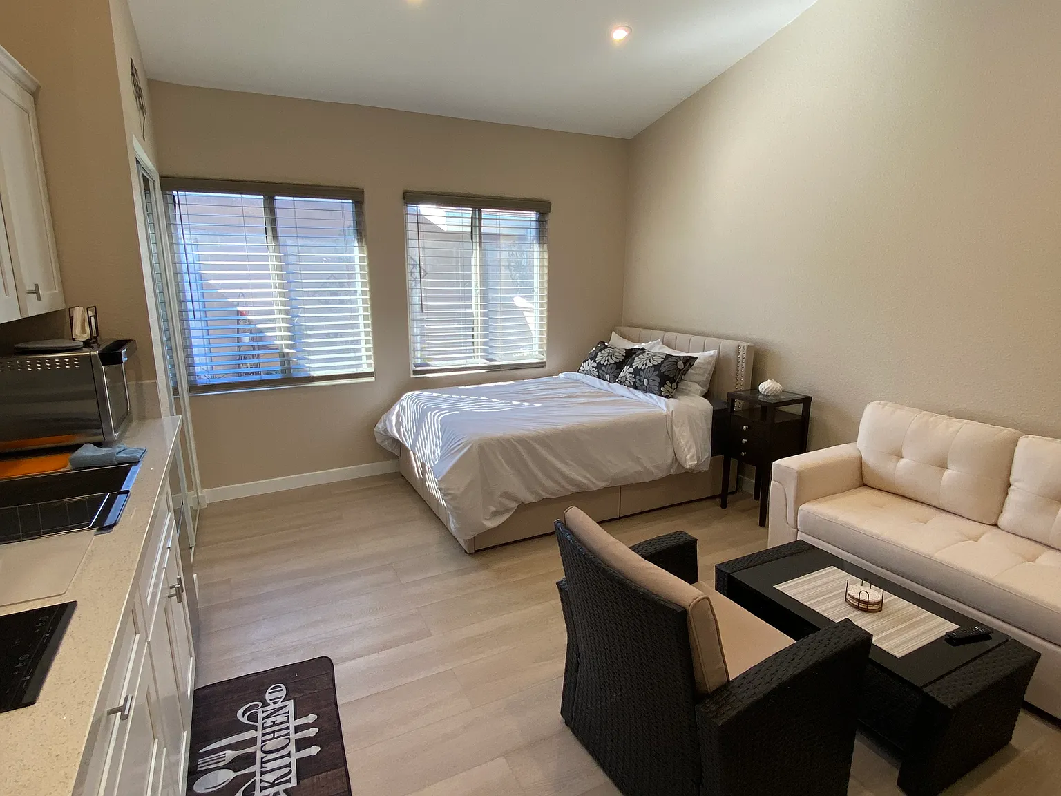 Studio, 265 sqft, $1,950 — Photo 4