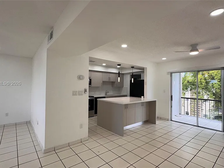 8401 SW 107th Ave #331E — Photo 11