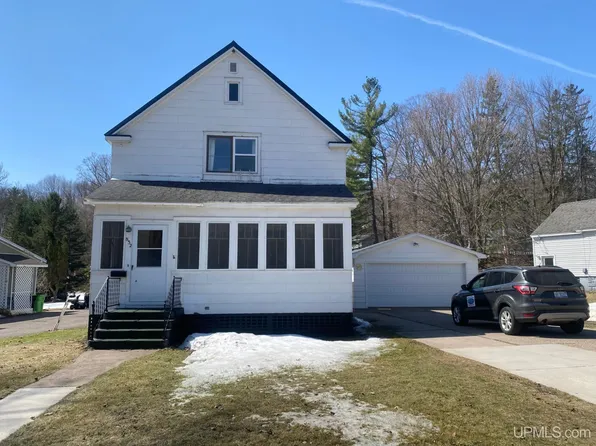 832 Main St, Niagara, WI 54151