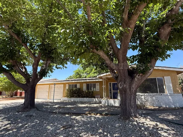 1317 Espanola St NE, Albuquerque, NM 87110