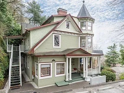 Building Photo - 1931 SW 14th Ave