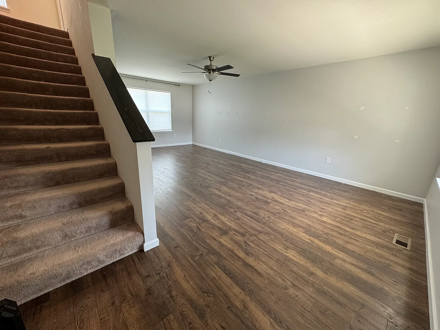 3 bed, 1800 sqft, $2,445 — Photo 3