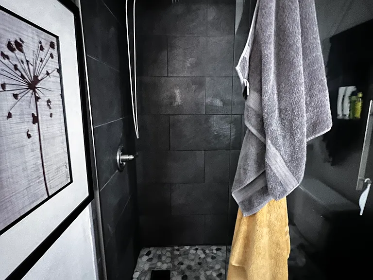 2200 Oxford Ave — Photo 3