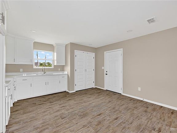 4th image of 2521 Tuscany Rd