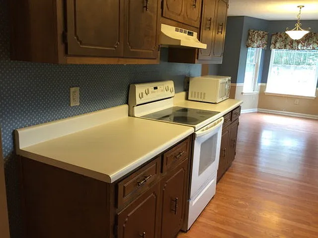 210 Suffolk Dr — Photo 17