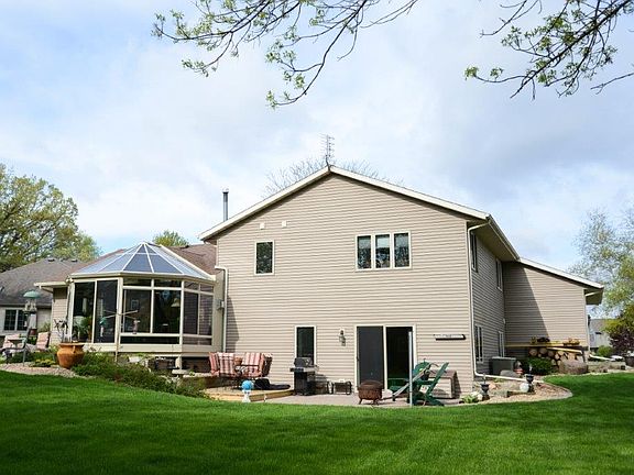 5th image of 3287 Creek Side Dr