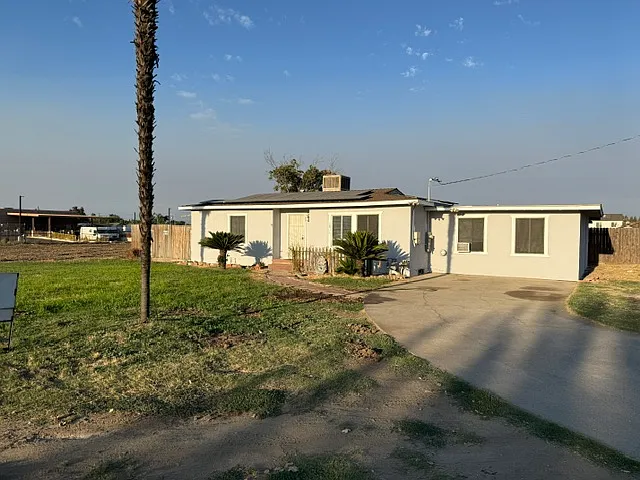 1324 S Lovers Ln — Photo 2