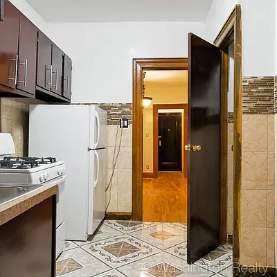 Rented by Washington Realty Corp. | media 16
