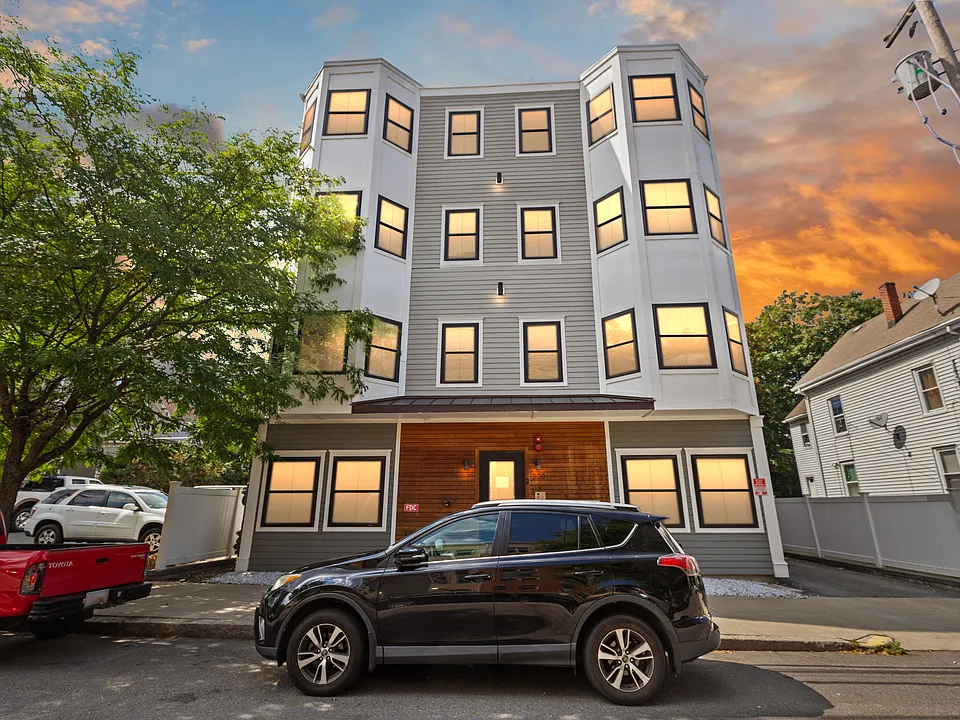 208 Spencer Ave #8