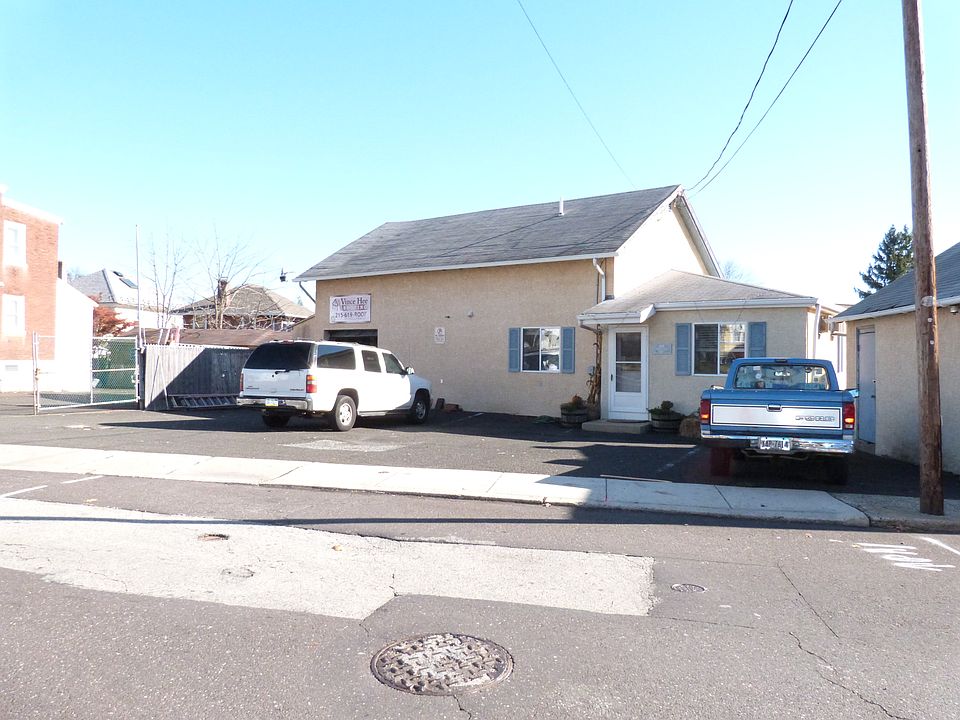 2nd image of 114 Poplar St