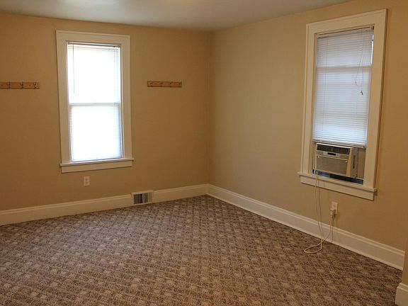 4th image of 325 Menoher Way