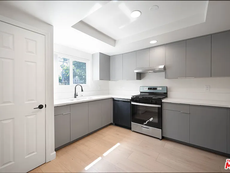 5327 Lexington Ave #B — Photo 5