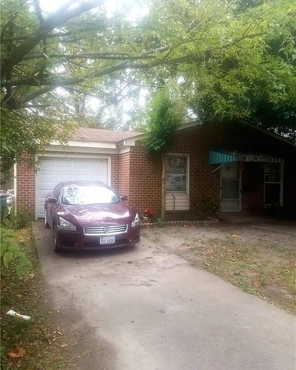 2nd image of 215 Ethel Ave