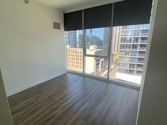4th image of 1250 S Michigan Ave APT 1205