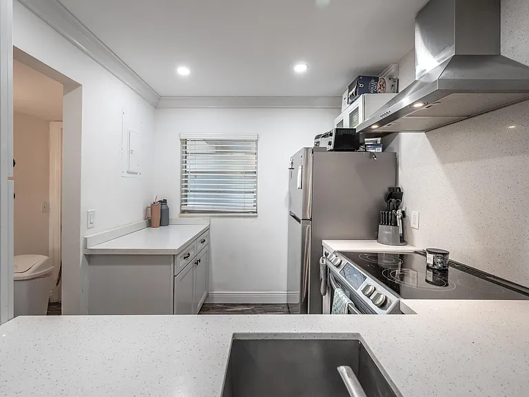 9430 Poinciana Pl #110 — Photo 3