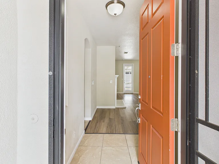 8200 Sienna Loop — Photo 3