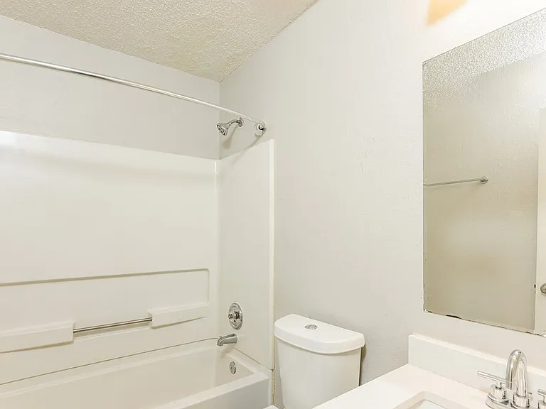 1612 Picadilly Ct NE — Photo 15