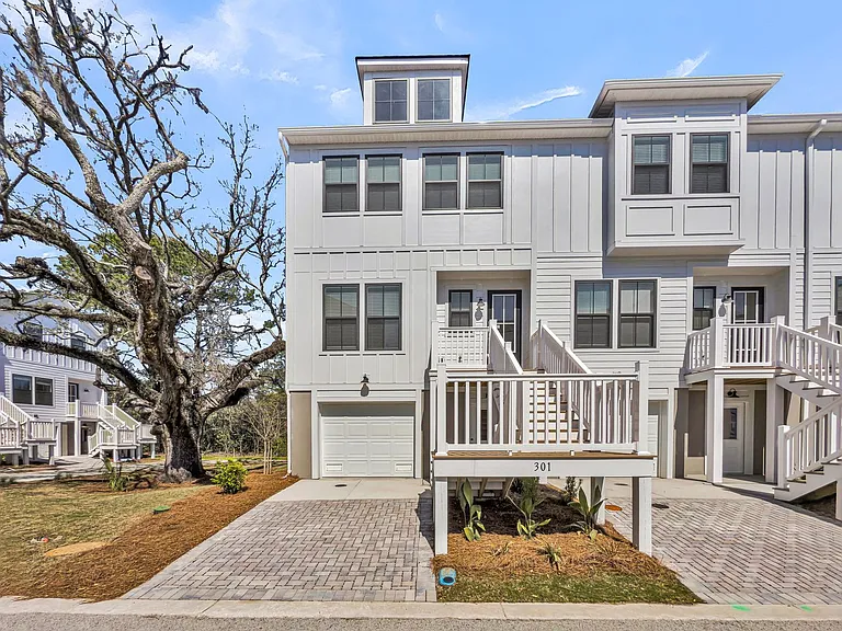 Tides at Park Circle — Photo 34