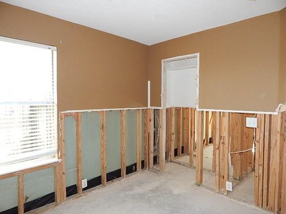 4th image of 19738 Twin Canyon Ct