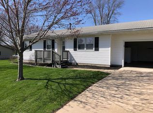 318 Emma Ct, Goose Lake, IA 52750