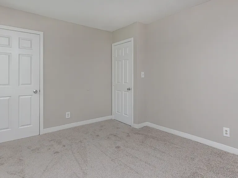Valley Bend Apartments — Photo 25