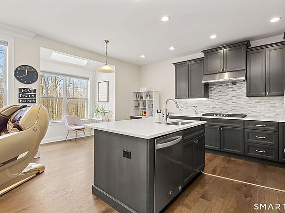3rd image of 131 Winding Ridge Way #131