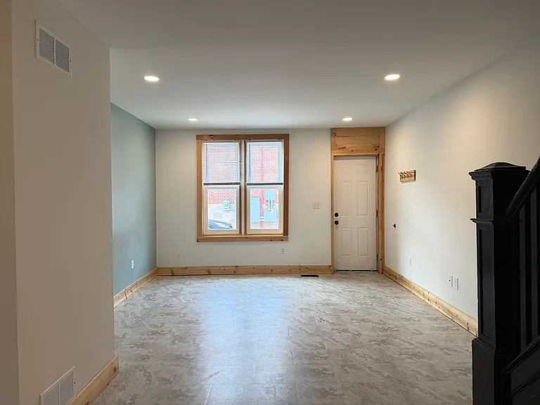 916 Houston St — Photo 6