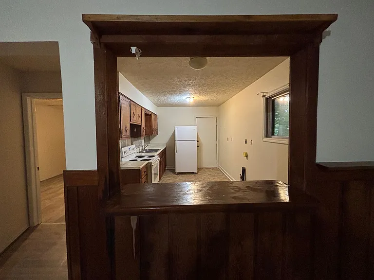 602 Oak Grove Rd — Photo 4