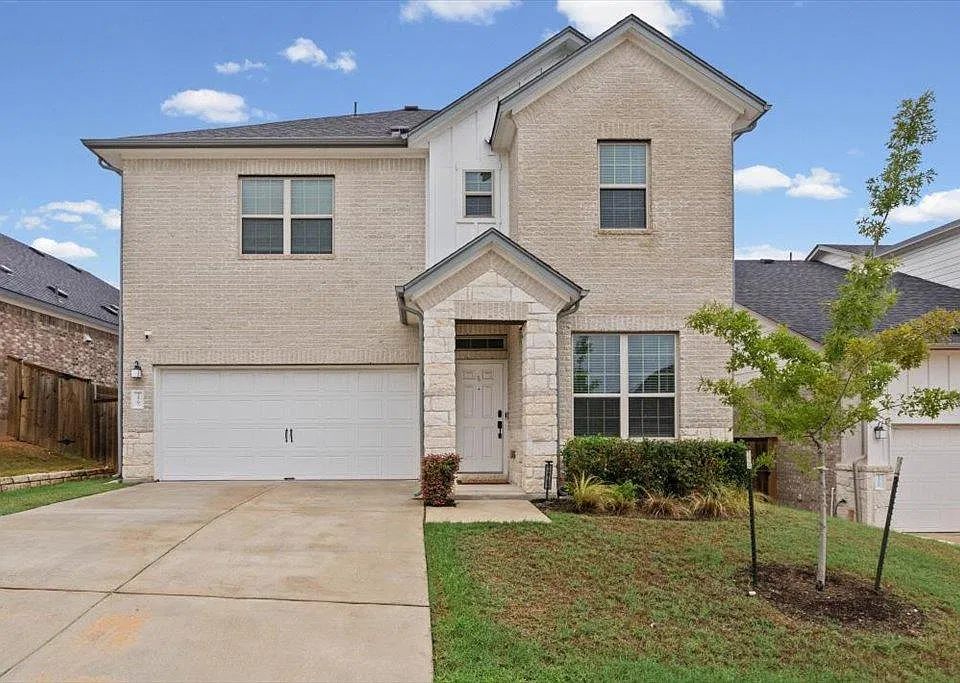 12702 Bloomington Dr