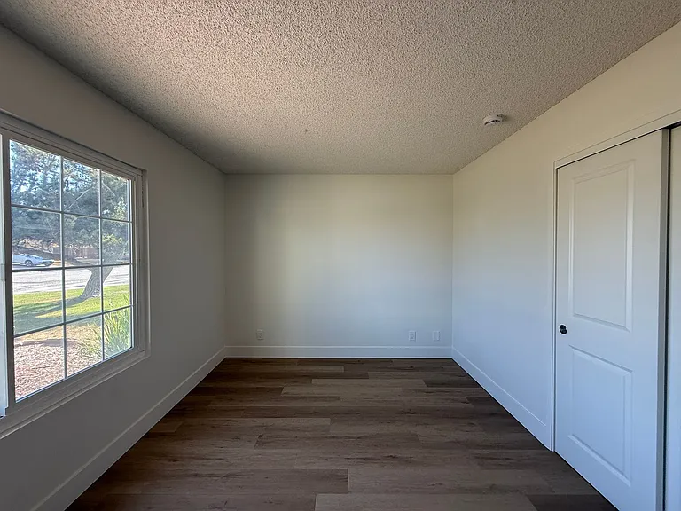 1120 Village Dr — Photo 40