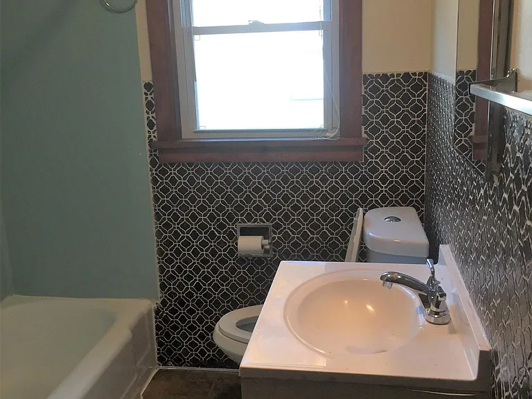 8128 Charlesderry Rd — Photo 11
