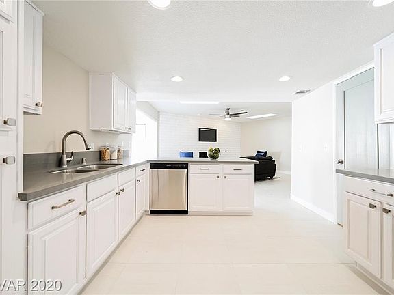 4th image of 4455 Harmony Ct