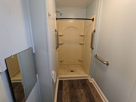 2nd image of 139 N Main St Trailer 8