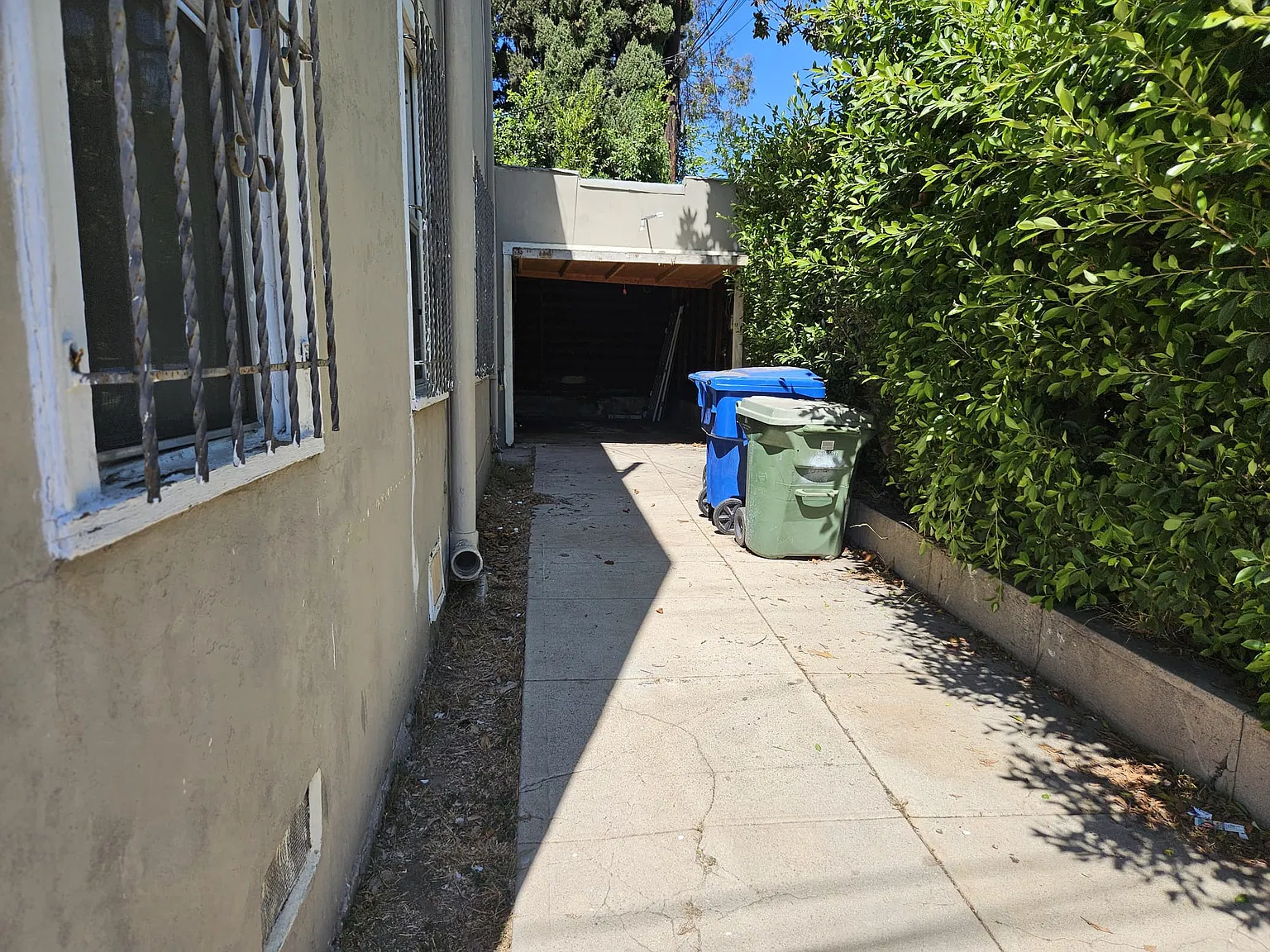 3 bed, 1400 sqft, $2,975 — Photo 4