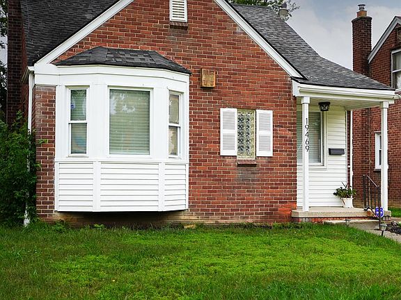 4th image of 19469 Whitcomb St