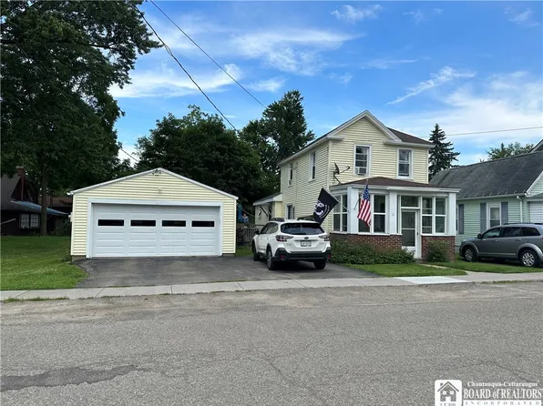 11 Melvin Ave, Celoron, NY 14720