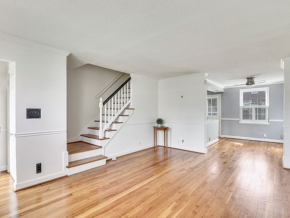 3rd image of 3542 S Wakefield St