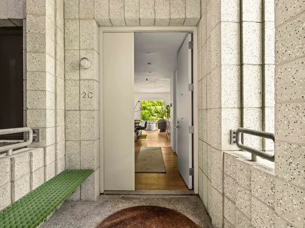 450 Warren Street 2C image 3 of 34