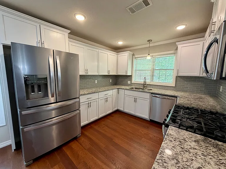 2120 Garner Ln — Photo 11