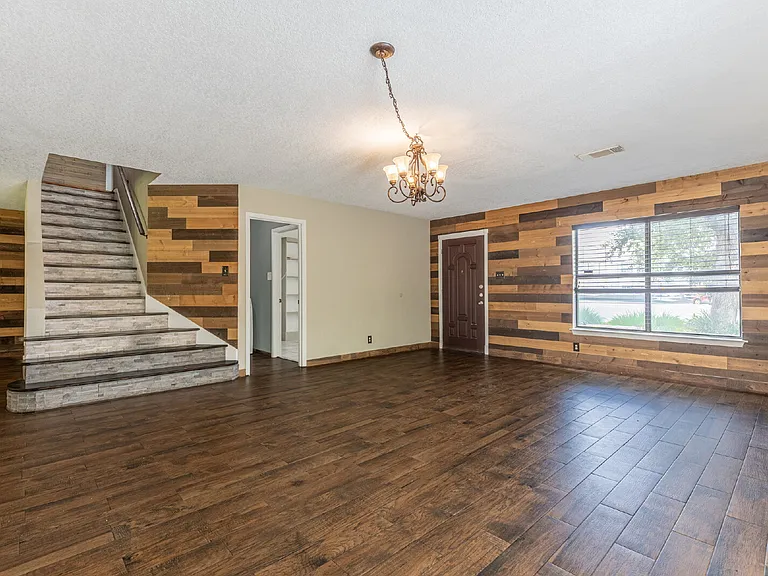 5702 Sunrise Laurel — Photo 6