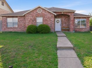 329 Beechwood Ln, Cedar Hill, TX 75104